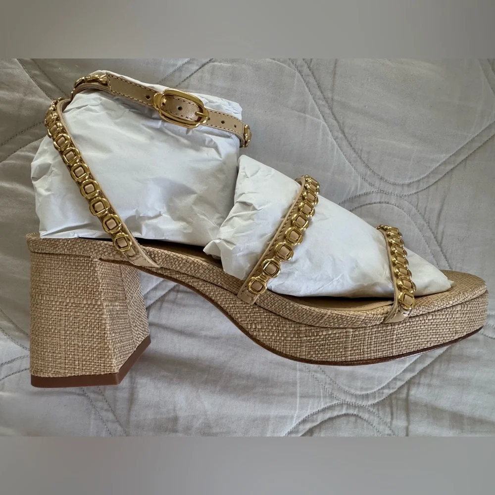 Larroude Gio Milanina Sandal Beige/Raffia made in Brazil.
New in original box. - Picture 10 of 11